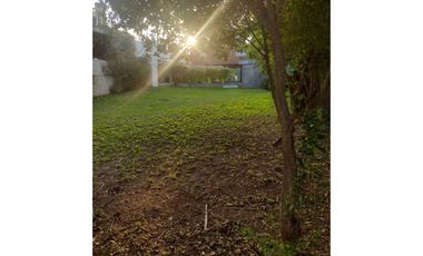 GRANADERO BAIGORRIA, LOTE SOBRE BARRANCA, CASTELLANOS Y YAPEYU