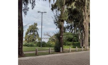 GRANADERO BAIGORRIA, LOTE SOBRE BARRANCA, CASTELLANOS Y YAPEYU