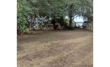 GRANADERO BAIGORRIA, LOTE SOBRE BARRANCA, CASTELLANOS Y YAPEYU