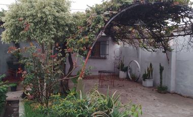 Casa en San Lorenzo, pileta, garaje, amplio patio