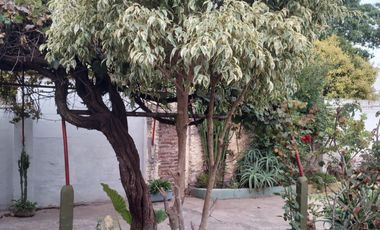 Casa en San Lorenzo, pileta, garaje, amplio patio