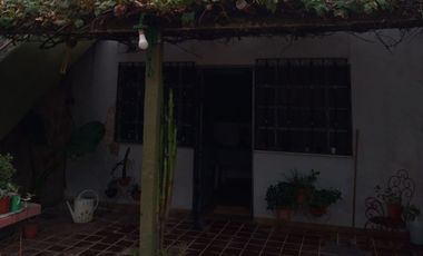 Casa en San Lorenzo, pileta, garaje, amplio patio