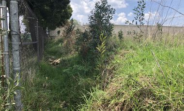 Terreno a un costado de Club De Golf Los Encinos