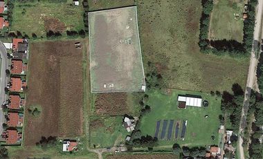Terreno a un costado de Club De Golf Los Encinos