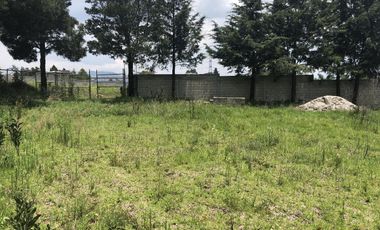 Terreno a un costado de Club De Golf Los Encinos