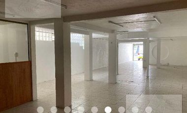 Local en  Gustavo baz