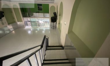 Oficina en prados del rosario