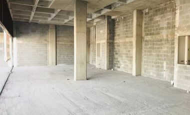 LOCAL EN VENTA EN CONTRY, REVOLUCIÓN