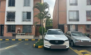 CASA TRES NIVELES CONJUNTO RESIDENCIAL JARDIN DEL VIENTO