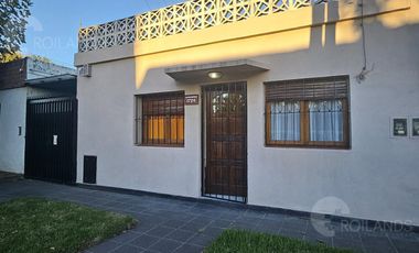 Venta Casa 3 Ambientes con Cochera en  Villa Luzuriaga