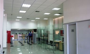 SE VENDE O SE ARRIENDA  OFICINA EN SANTA MARTA