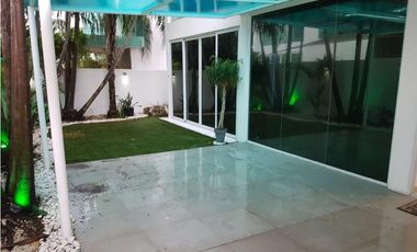 CASA MODERNA EN COSTA SUR CERCA COSTA DEL ESTE  PH COSTA ESMERALDA
