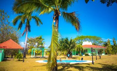 VENTA DE 2 CASAS CON PISCINA EN CORONADO 6.4 HECTAREAS CV