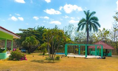 VENTA DE 2 CASAS CON PISCINA EN CORONADO 6.4 HECTAREAS CV