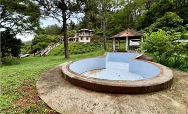 VENTA o alquiler CASA EN ALTOS DEL MARIA 1400 M2 CV