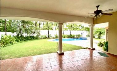 VENTA DE CASA COSTA DEL ESTE 4 REC CON PISCINA EN COSTA SERENA