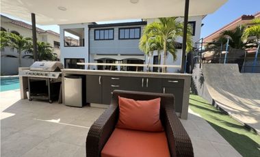 VENTA O ALQUILER  CASA EN COSTA DEL ESTE  CON PISCINA, 940MTS