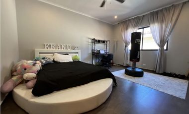 VENTA O ALQUILER  CASA EN COSTA DEL ESTE  CON PISCINA, 940MTS