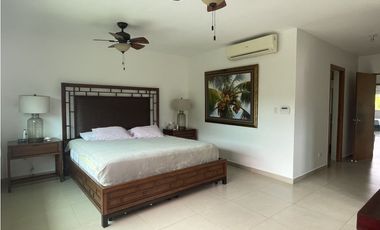 Venta: Espectacular villa de playa en Bijao a un súper precio!