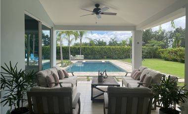 Venta: Espectacular villa de playa en Bijao a un súper precio!