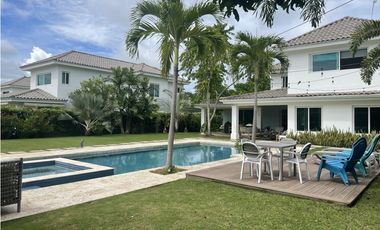 Venta: Espectacular villa de playa en Bijao a un súper precio!