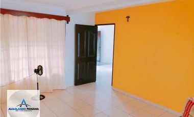 Se alquila hermosa casa en Los Algarrobos! Super amplia y elegante