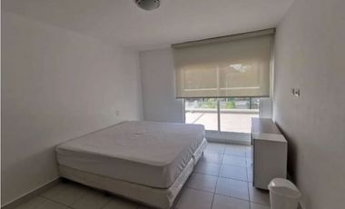 Se alquila excelente apartamento en Clayton Park. (AA)