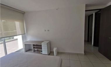 Se alquila excelente apartamento en Clayton Park. (AA)