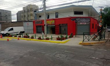 Casa en Venta en Fuenzalida Urrejola / Se Vende Strip Center 4 Locales Cciales. y 9 mas en Proyecto, 2 Dptos. Independientes y con Estacionamientos