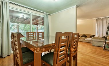 Oportunidad!! Venta de casa en sector residencial exclusivo con un entorno tranquilo y privado de Peñalolén