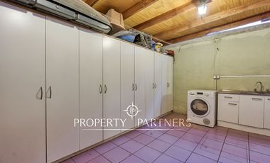 Oportunidad!! Venta de casa en sector residencial exclusivo con un entorno tranquilo y privado de Peñalolén