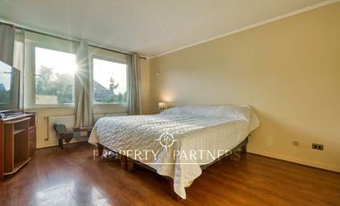 Oportunidad!! Venta de casa en sector residencial exclusivo con un entorno tranquilo y privado de Peñalolén