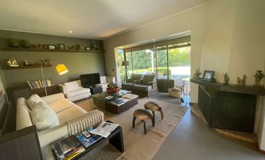 Acogedora casa sólida con amplio jardín en Las Brisas de Santo Domingo