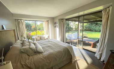 Acogedora casa sólida con amplio jardín en Las Brisas de Santo Domingo