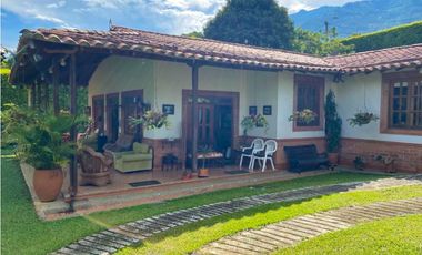 CASA CAMPESTRE EN COPACABANA MUY CERCA A LA CIUDAD