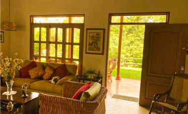 CASA CAMPESTRE EN COPACABANA MUY CERCA A LA CIUDAD