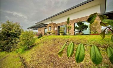 Venta Casa Campestre moderna como nueva Parcelacion La Ceja