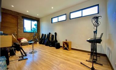 Venta Casa Campestre moderna como nueva Parcelacion La Ceja