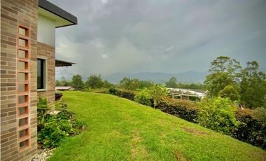 Venta Casa Campestre moderna como nueva Parcelacion La Ceja
