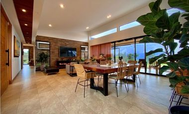 Venta Casa Campestre moderna como nueva Parcelacion La Ceja
