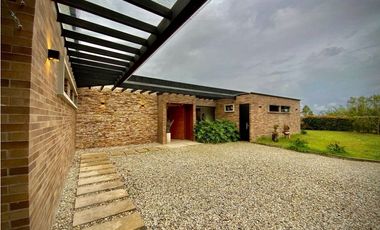 Venta Casa Campestre moderna como nueva Parcelacion La Ceja