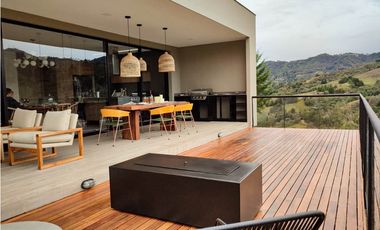 Moderna casa para estrenar en Rionegro sector Sajonia Llanogrande