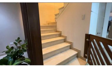 SE VENDE CASA BARRIO LA ESPERANZA