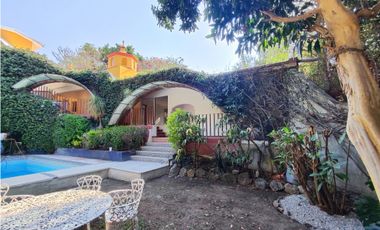 Casa sola en venta en Cuernavaca feaccionamiento residencial