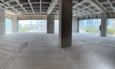 Venta / Renta Local Comercial  300 m2 Plaza Hyatt, Valle Ote. San Pedro