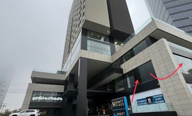 Venta / Renta Local Comercial  300 m2 Plaza Hyatt, Valle Ote. San Pedro