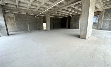 Venta / Renta Local Comercial  300 m2 Plaza Hyatt, Valle Ote. San Pedro