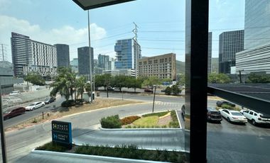Venta / Renta Local Comercial  300 m2 Plaza Hyatt, Valle Ote. San Pedro