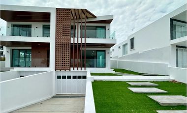 CASA DUPLEX VISTA AL MAR EN URBANIZACIÓN CIUDAD DEL MAR, SUR DE MANTA