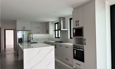 CASA DUPLEX VISTA AL MAR EN URBANIZACIÓN CIUDAD DEL MAR, SUR DE MANTA